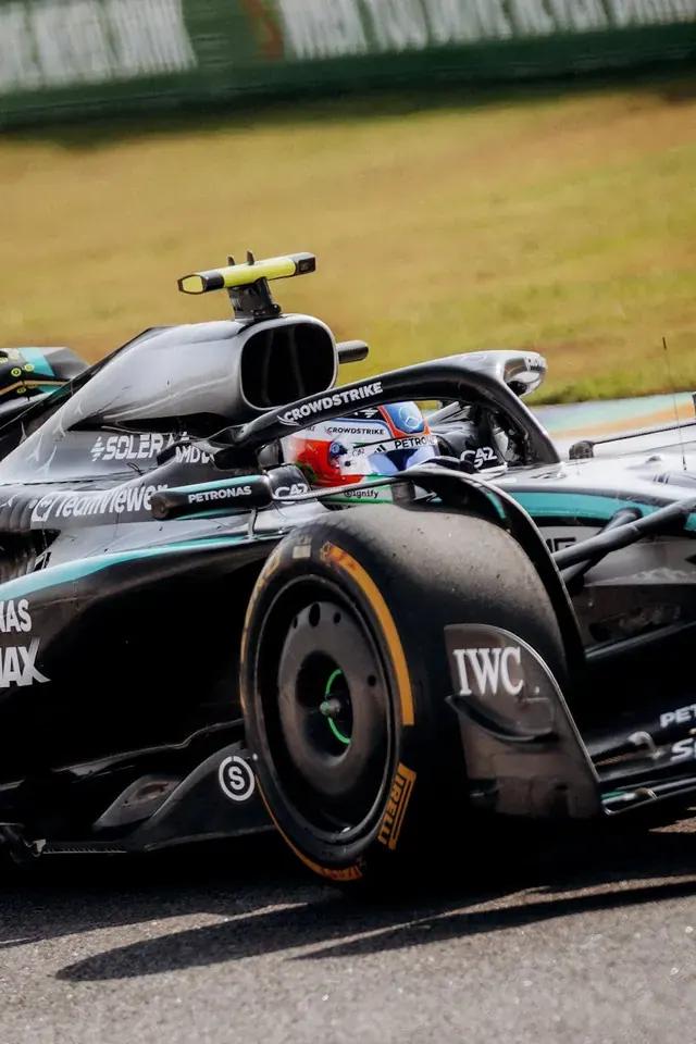 **Lewis Hamilton's Dominance at Silverstone**